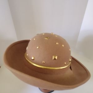 Tan Hat
